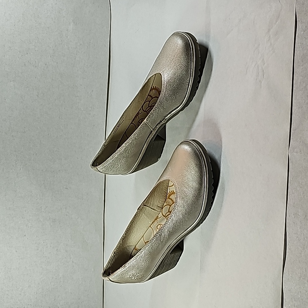 Fly London Walo Pump Silver EU 40 US 9 - 9.5